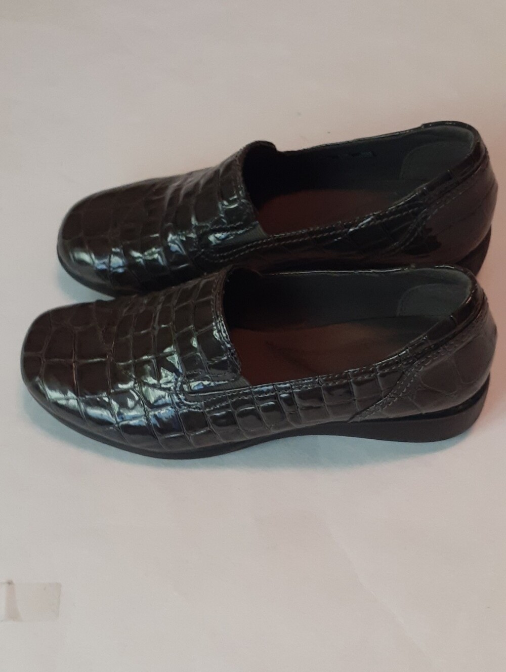 Ckarks. Women’s Brown Croc-Embossed Slip-On Loafers.. Size 6.5